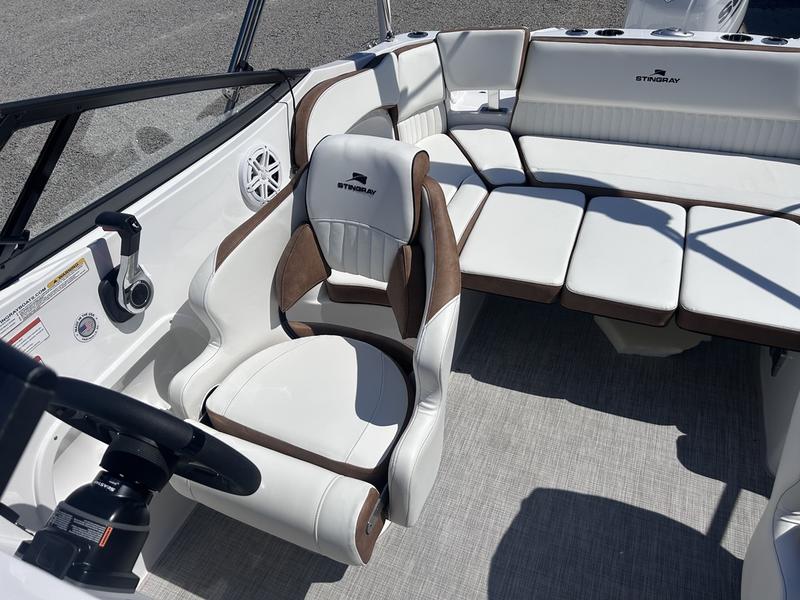 11FDA816-AF7F-48AD-8BF4-9D01E34F270F