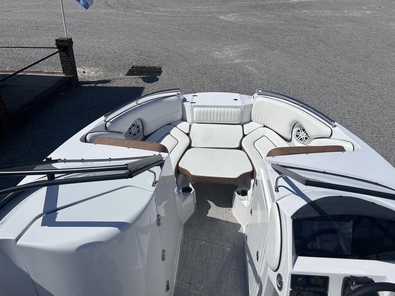 E70C6BA1-3641-4435-B0B4-B522485F056A